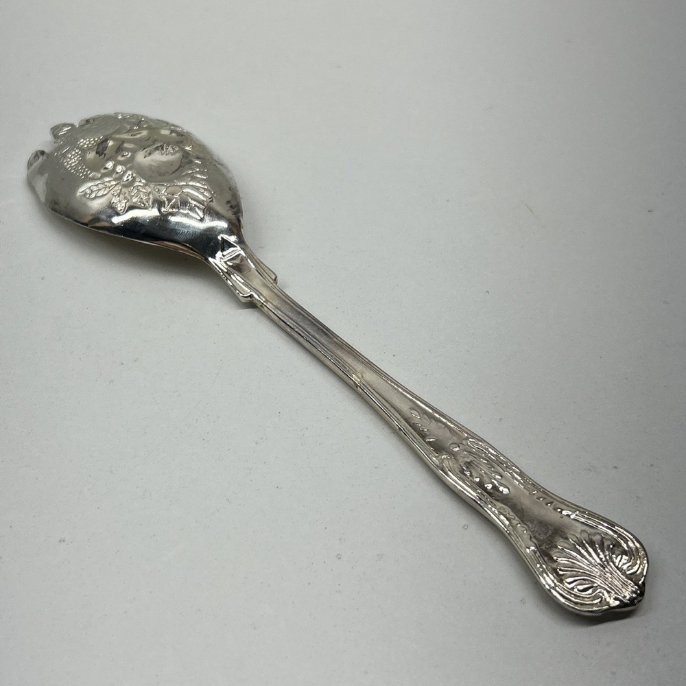 Vintage Silverplate Ornate Berry‎ Spoon Fruit Embossed Bowl Serving - Picture 2 of 8